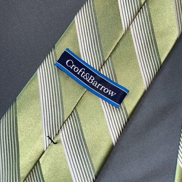 Croft & Barrow Green Striped Silk Tie - Picture 2 of 3